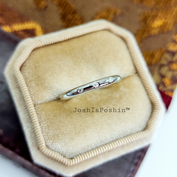Moissanite bezel set ring band in sterling silver - Picture 4 of 13